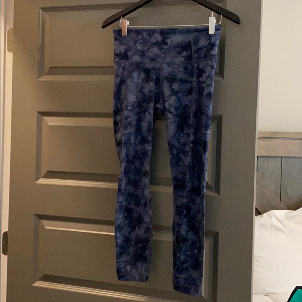 Athleta salutations 7/8 tie dye